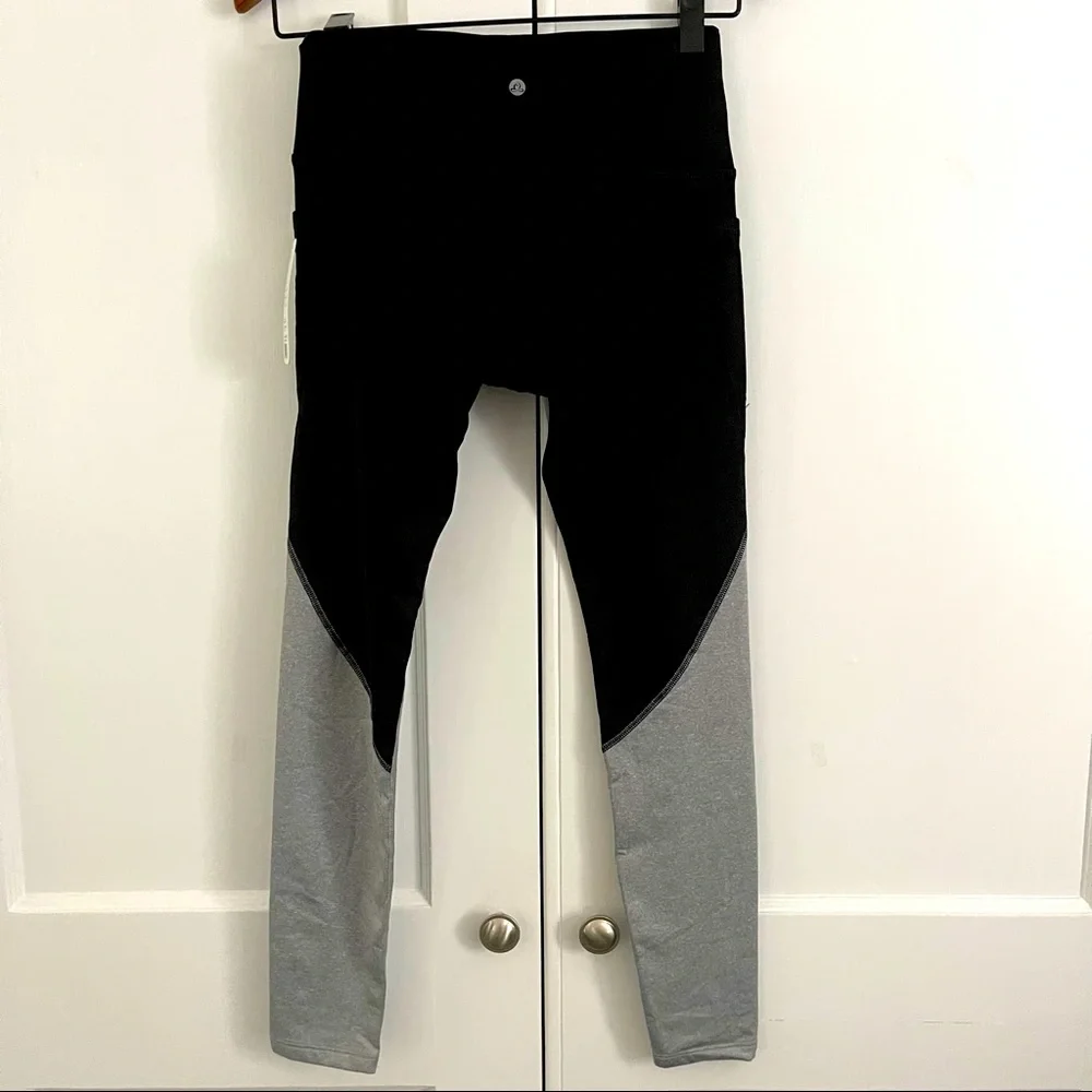 Apana Yoga Lifestyle Leggings with Pockets - Picture 4 of 12